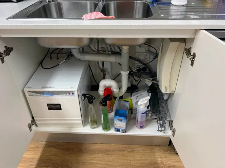 All tap braided flexible hose water damage is eliminated with auto flood stop isolation valves